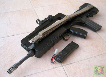 VISIERE PAR ECLAT ADAPTABLES SUR CASQUE , VRAIE SANGLE FAMAS 02_vente_FAMASdotCA_LePoulpe556_pm